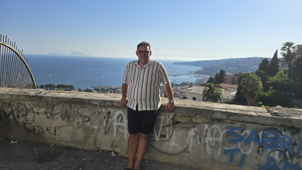 Pogled na Napulj i Napuljski zaljev s Vomera