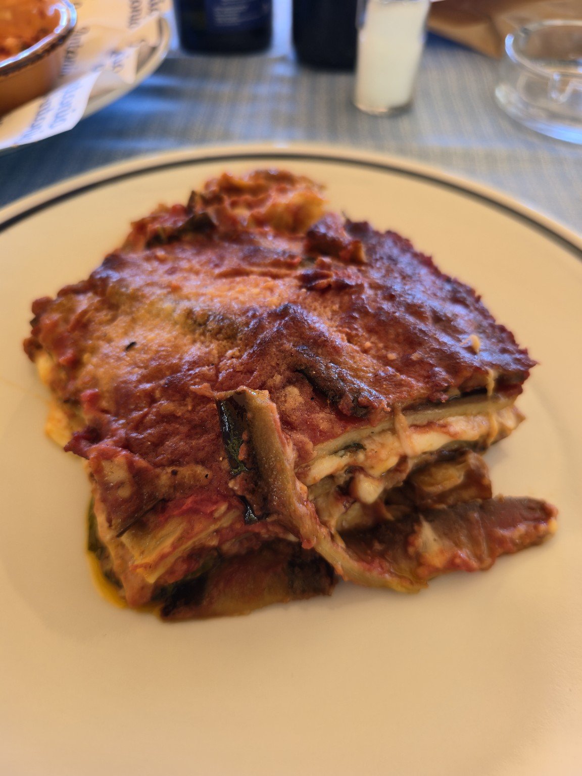 Parmigiana u restoranu Antonio e Antonio u Napulju