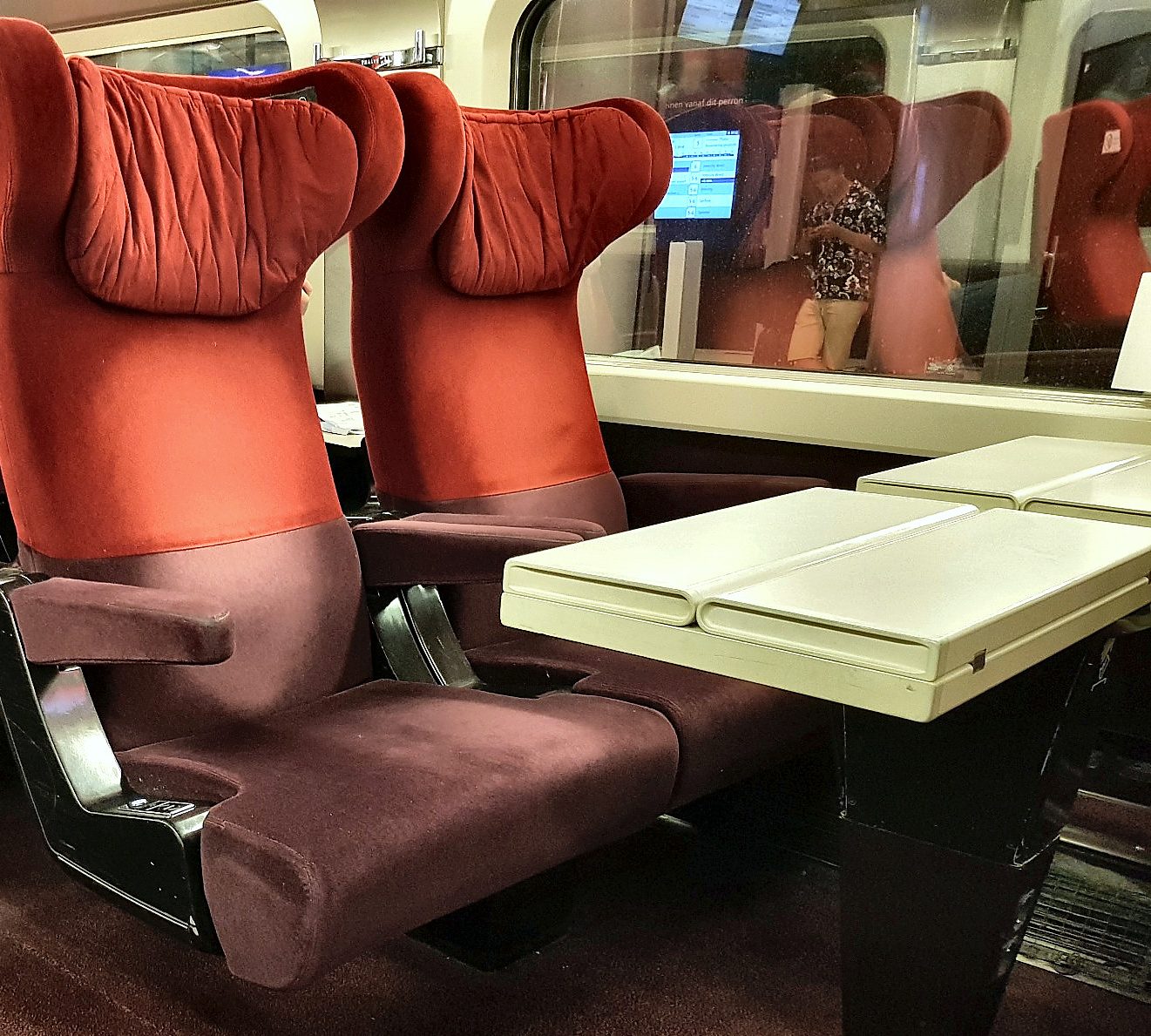 Red seats in the Thalys Comfort carriage in 2019