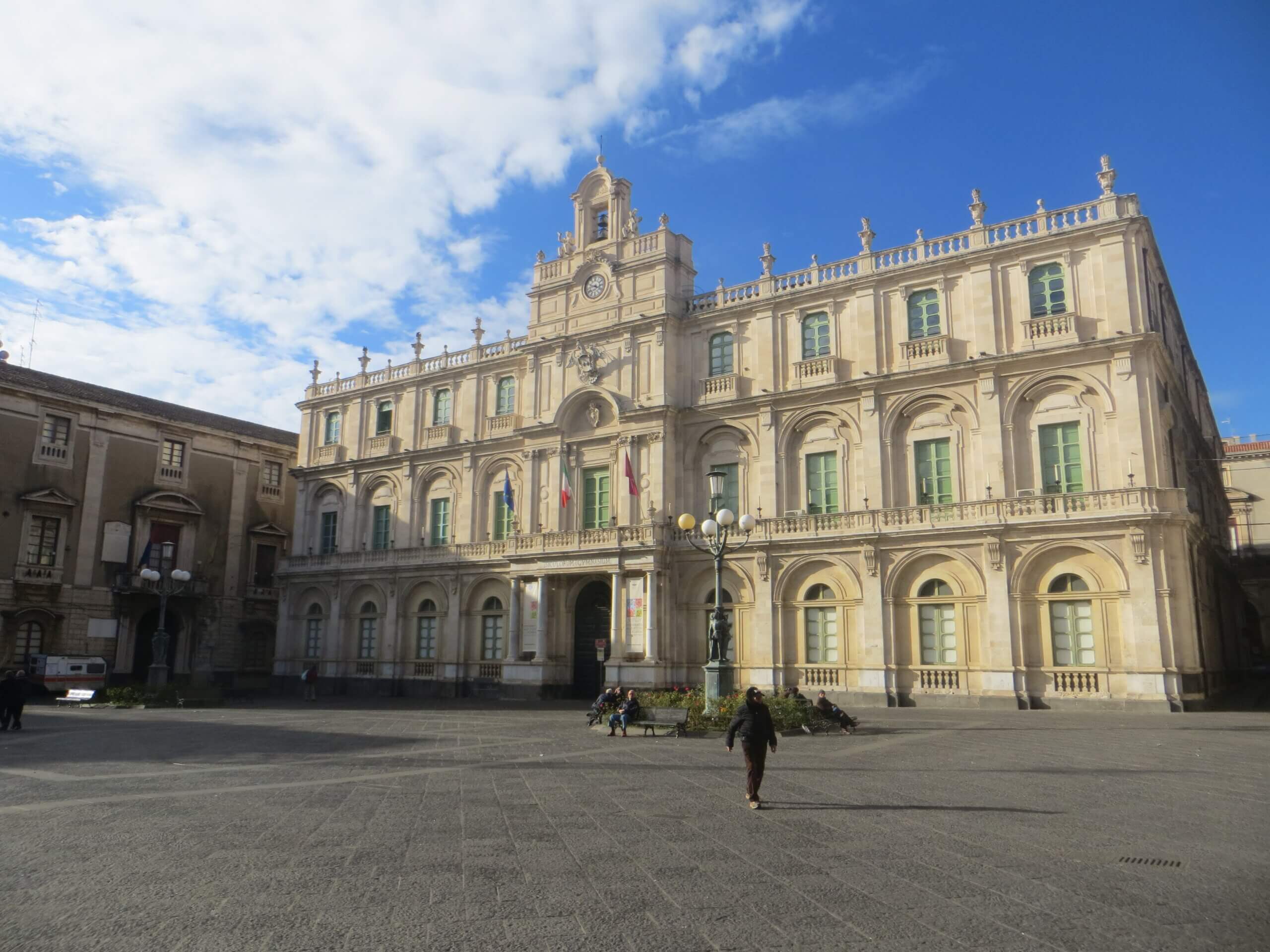 Palazzo dell’Università na trgu Università u Cataniji.
