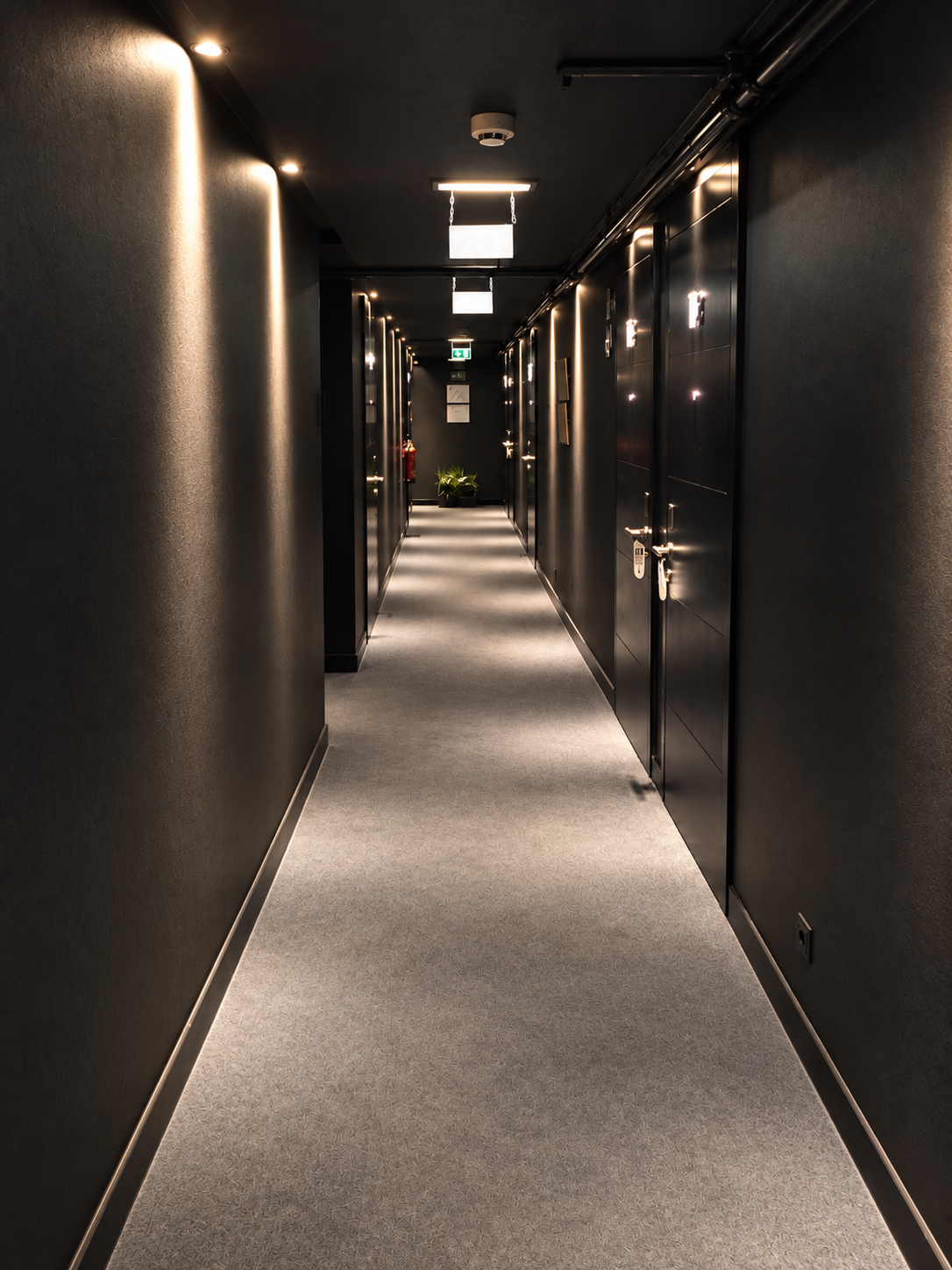 Dark theatrical corridor at the former Fontecruz Lisboa