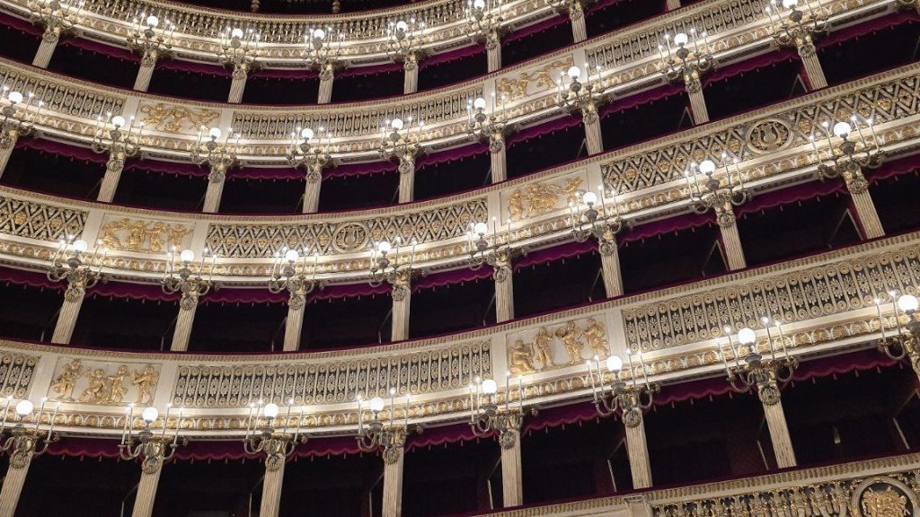 Interijer Teatra di San Carlo u Napulju