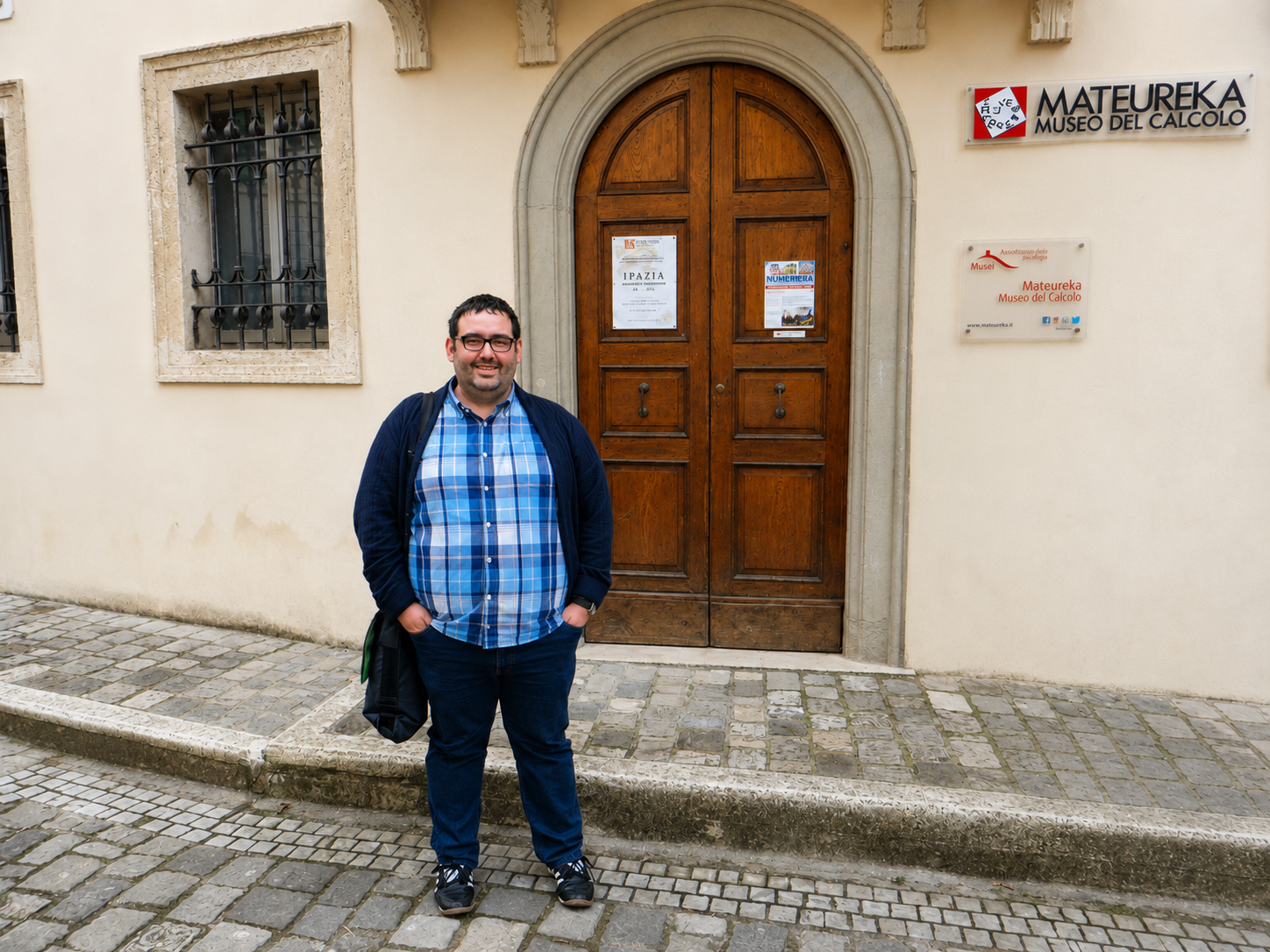Ispred muzeja Mateureka u Pennabilliju, 2015.